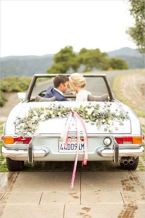 Comment décorer une voiture mariage ? 50 idées et conseils