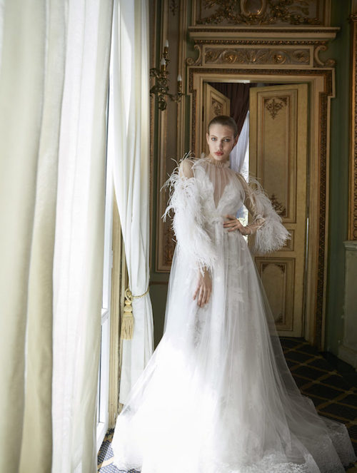 Robe de mariée à plumes… osez l'originalité !