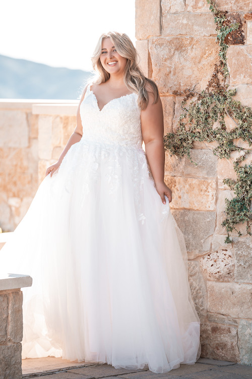 robe de mariée grande taille 2025